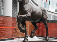 ARRIVATO IL CAVALLO DI LEONARDO IN PIAZZA CITTA’ DI LOMBARDIA